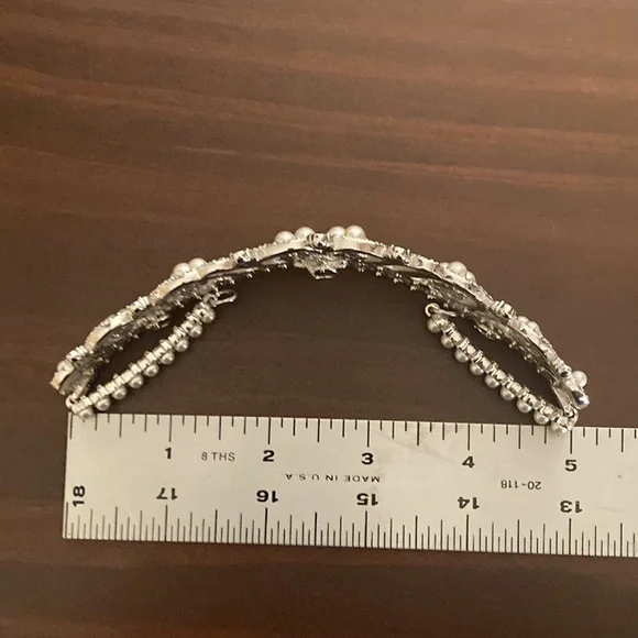 SWAROVSKI Swan pearl tiara - Picture 6 of 9